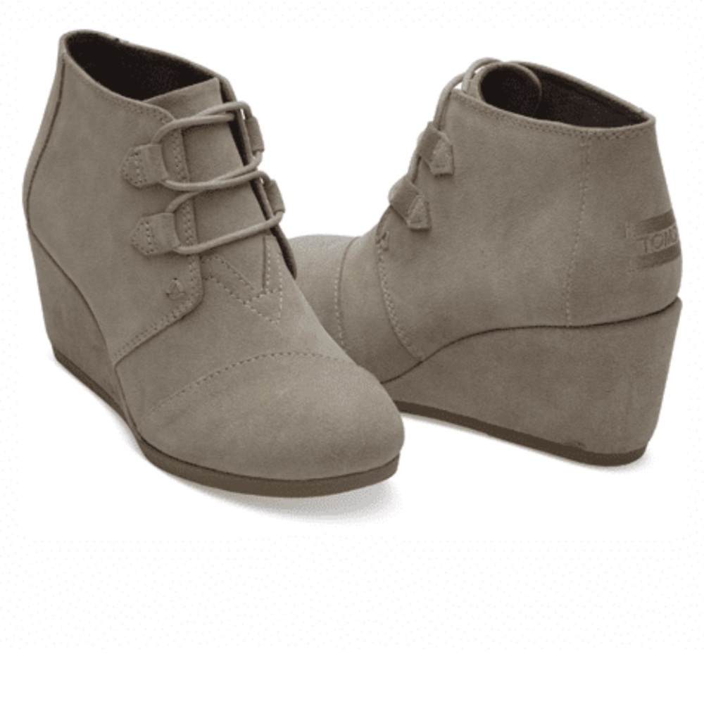TOMS Kala booties NWOT!